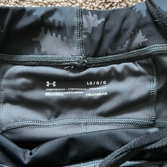 Under armor pattern compression leggings - Picture 3 of 4